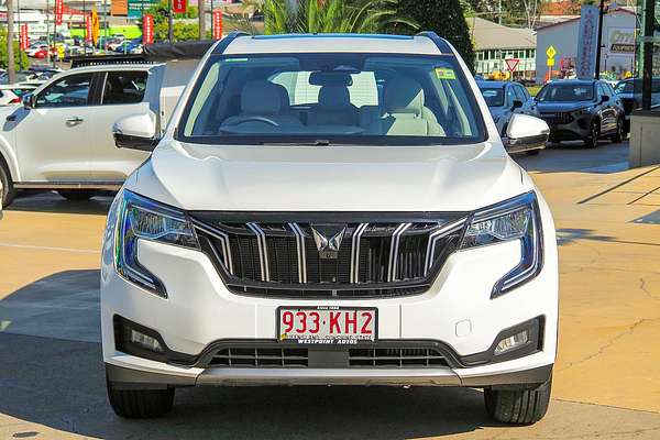 2023 Mahindra XUV700 AX7L