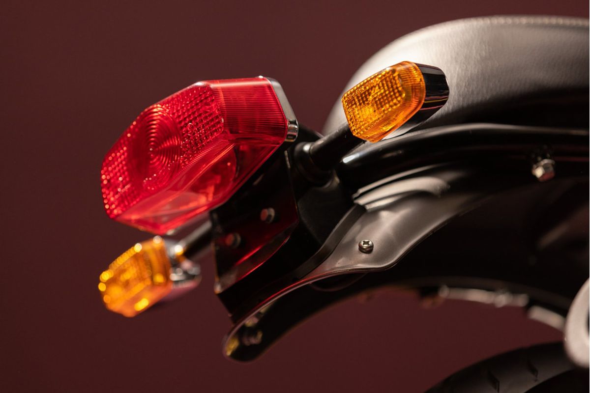 2024 Royal Enfield Interceptor 650 Dark