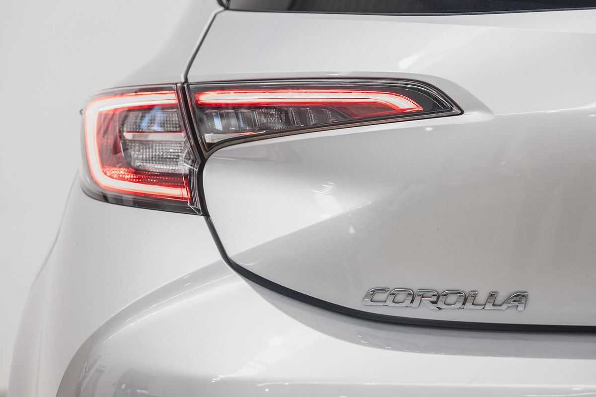 2020 Toyota Corolla SX Hybrid ZWE211R