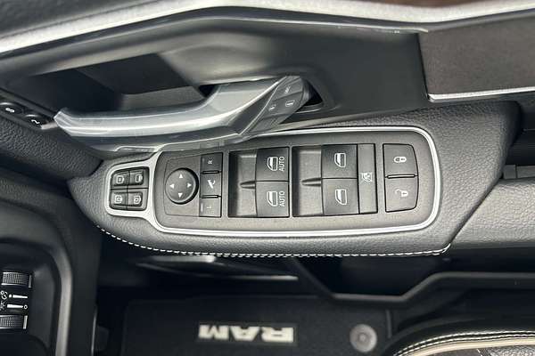 2024 RAM 2500 Laramie DJ 4X4