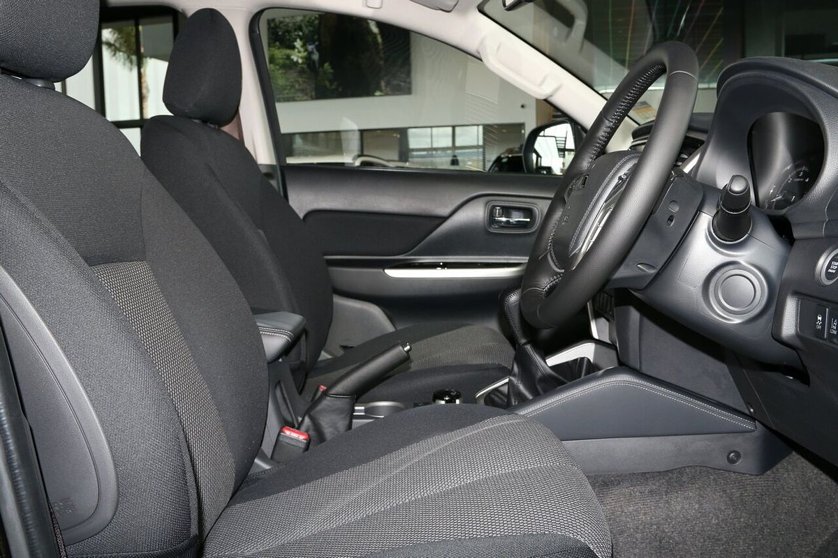 2023 Mitsubishi Triton GLS MR 4X4