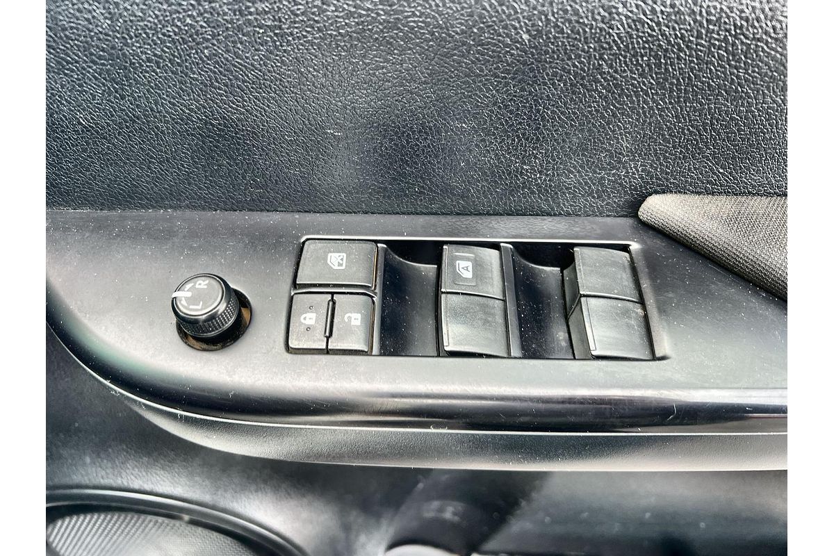 2018 Toyota Hilux SR GUN126R 4X4