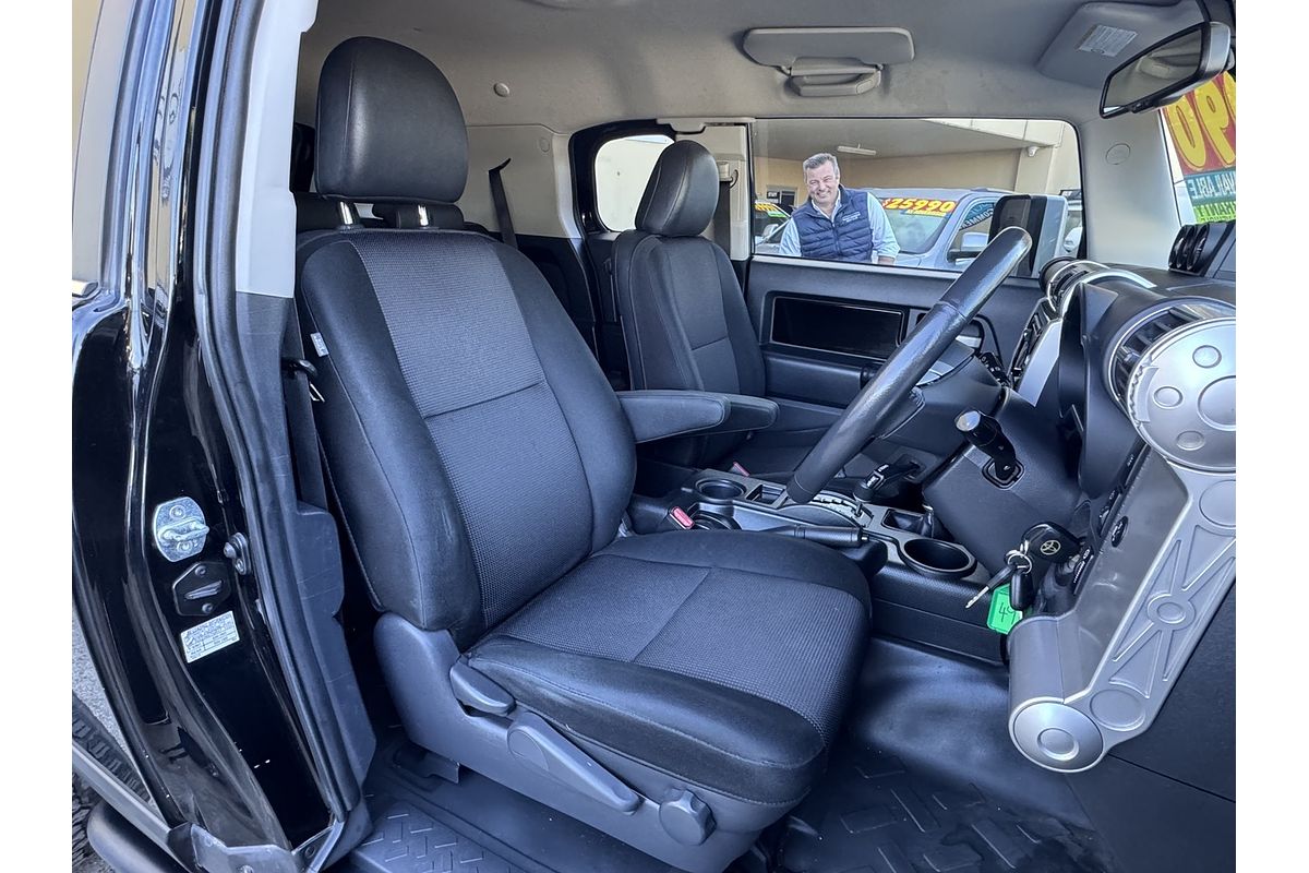 2012 Toyota FJ Cruiser GSJ15R