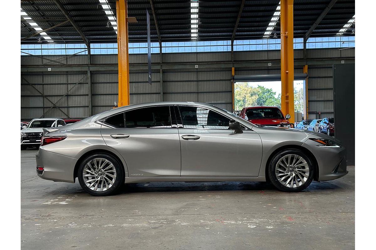 2019 Lexus ES ES300h Sports Luxury AXZH10R