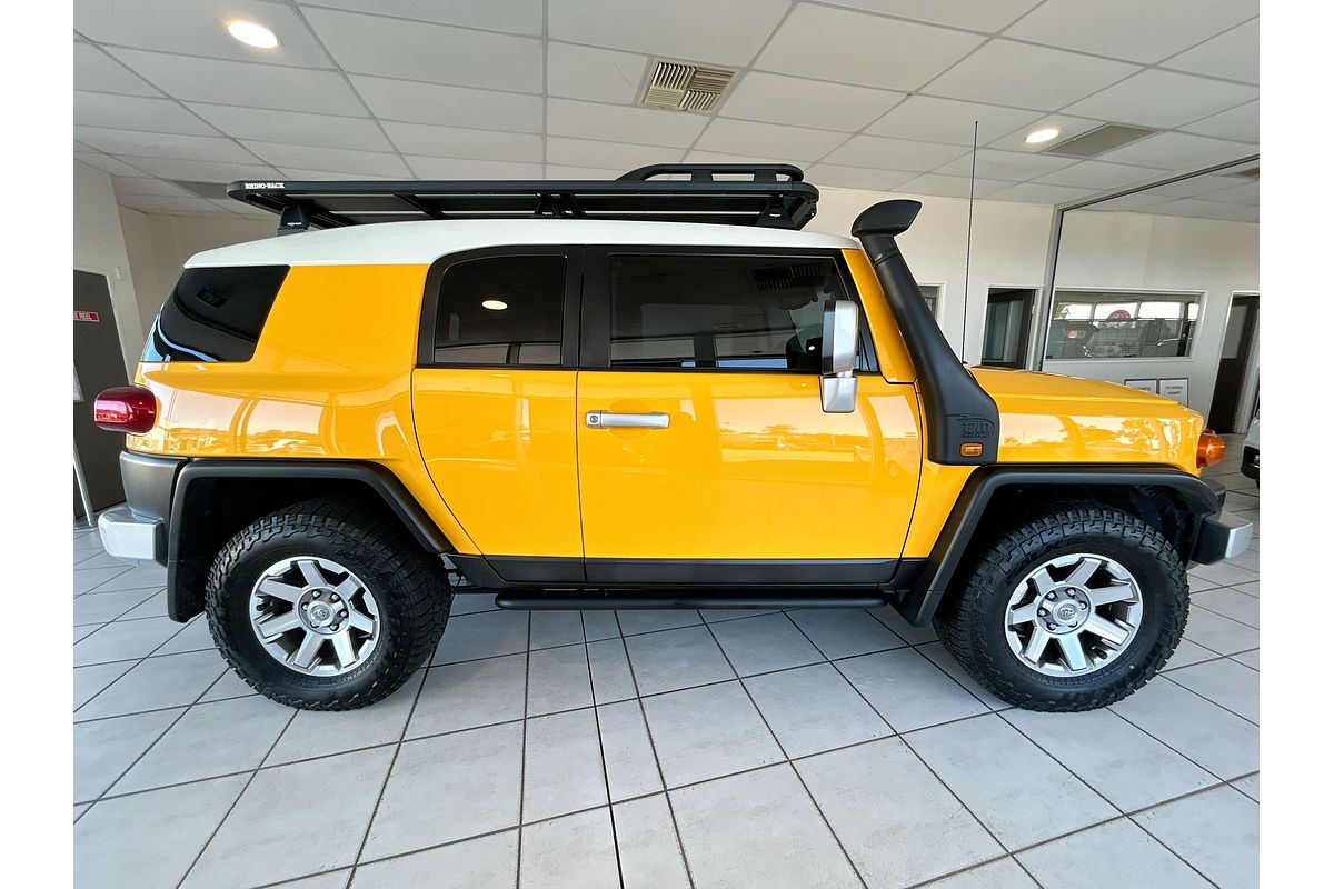 2014 Toyota FJ Cruiser GSJ15R