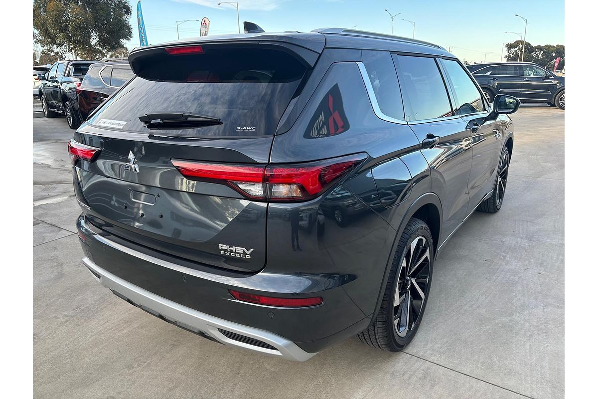 2024 Mitsubishi Outlander PHEV Exceed ZM