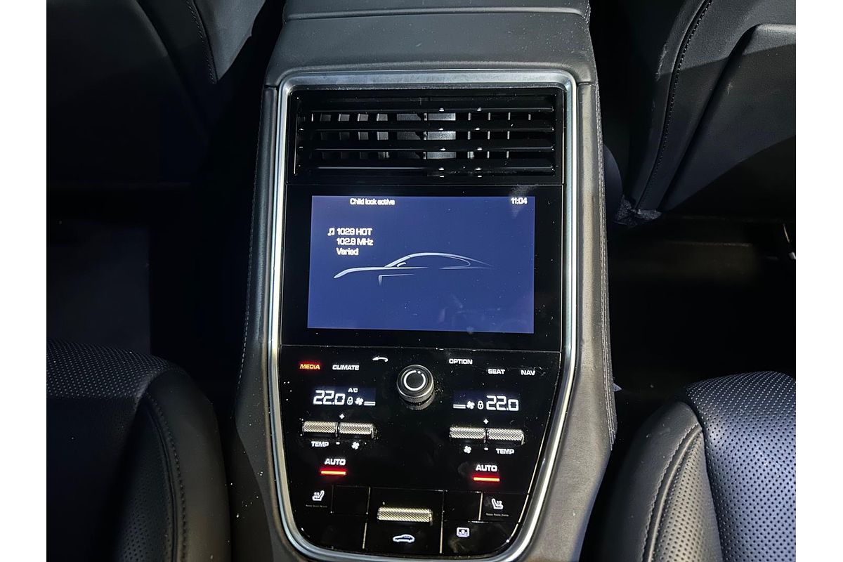 2017 Porsche Panamera Turbo S E-Hybrid 971