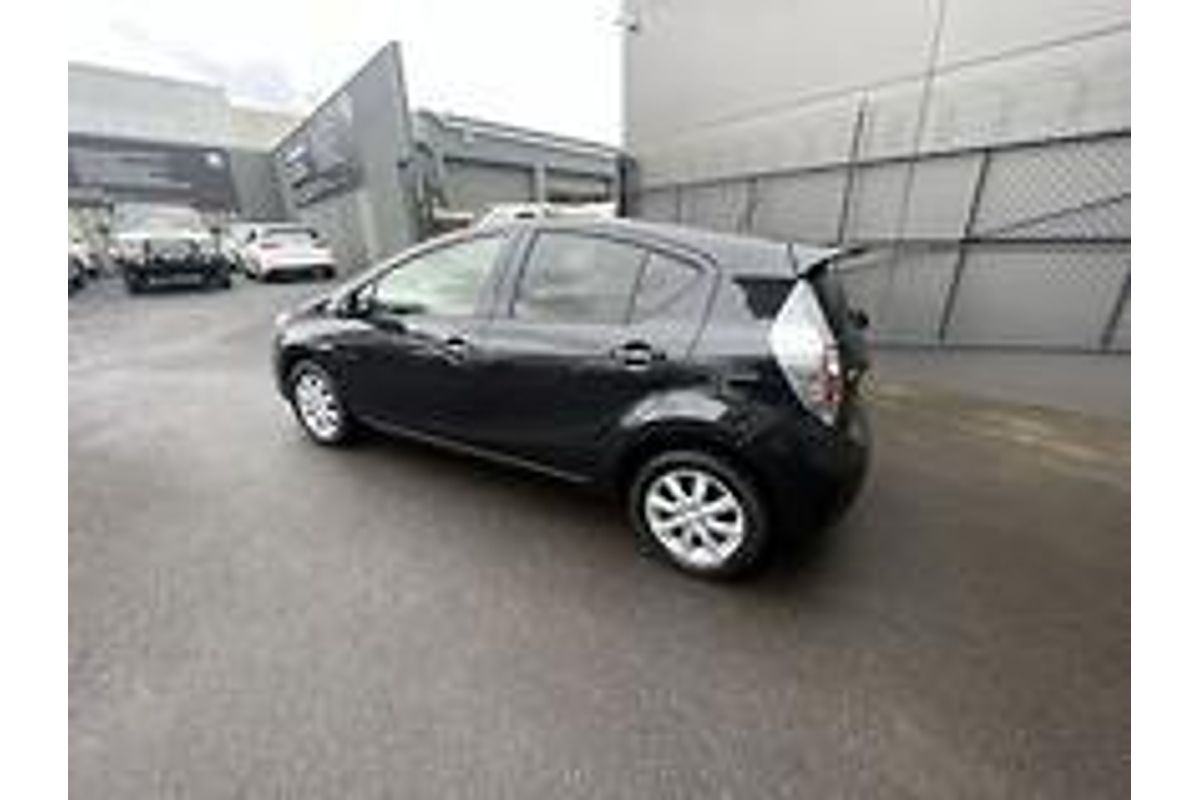 2012 Toyota Prius C i-Tech NHP10R