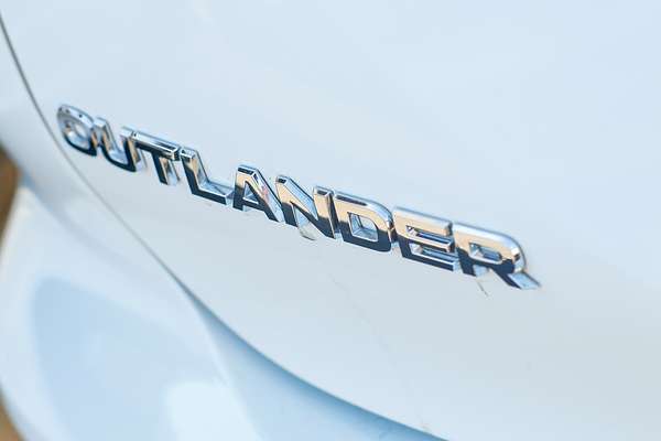 2022 Mitsubishi Outlander PHEV Exceed ZM