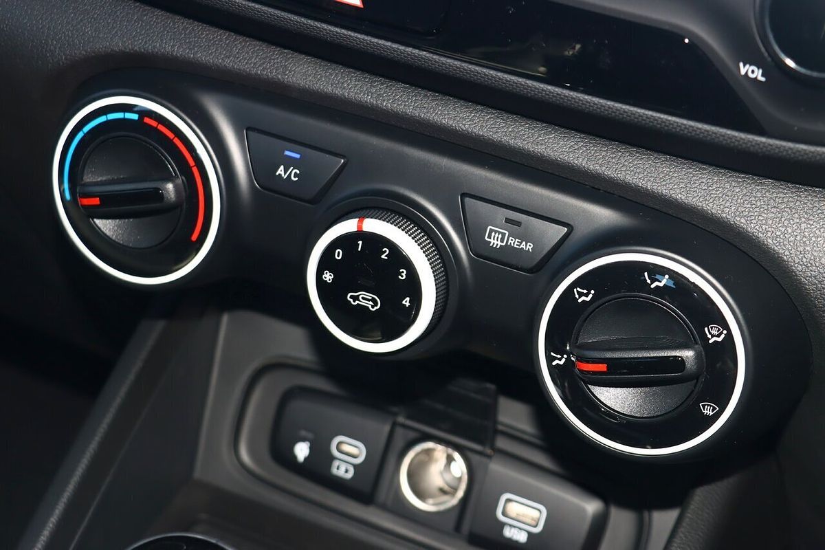 2025 Hyundai Venue Active QX.V5