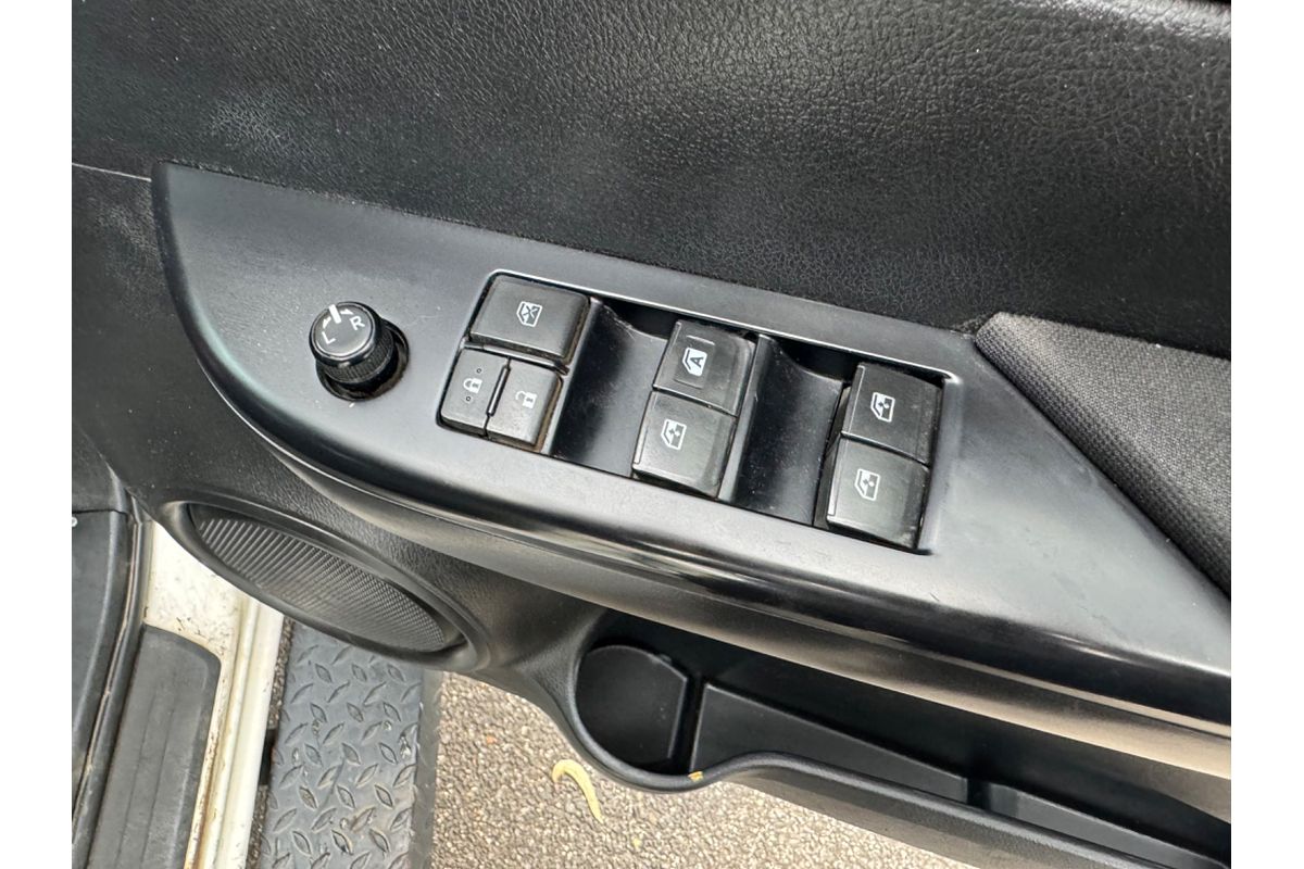 2016 Toyota Hilux SR GUN126R 4X4