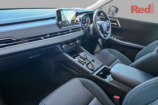 2024 Mitsubishi Outlander PHEV ES ZM