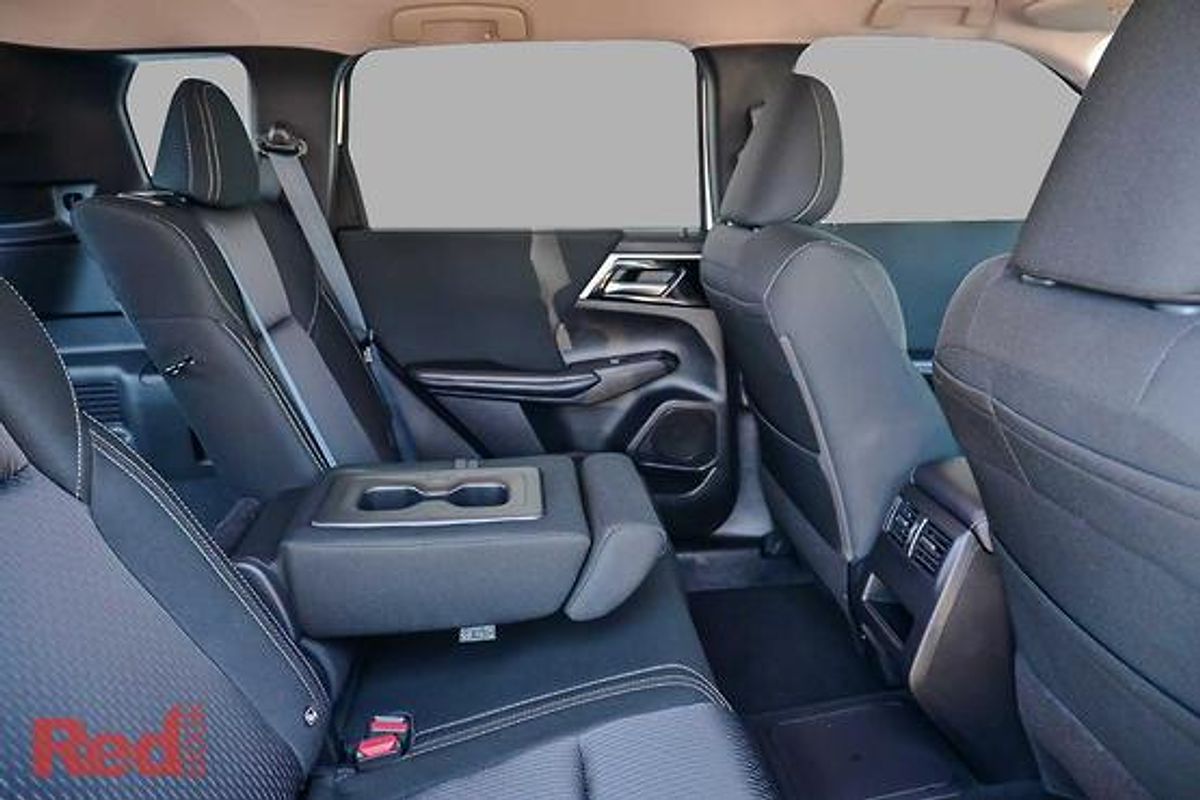 2024 Mitsubishi Outlander PHEV ES ZM