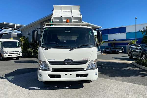 2017 Hino 300 Series 717 4x2