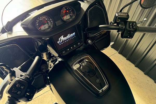 2021 Indian Challenger Dark Horse