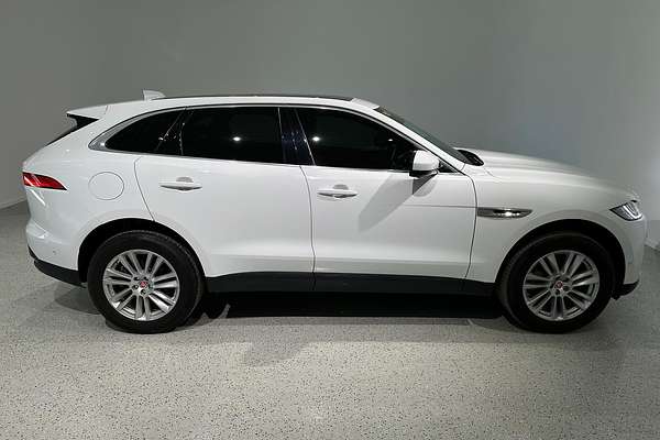 2017 Jaguar F-PACE 25d Portfolio X761