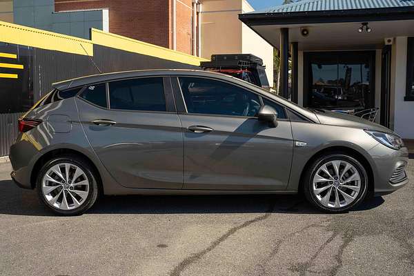 2018 Holden Astra R BK