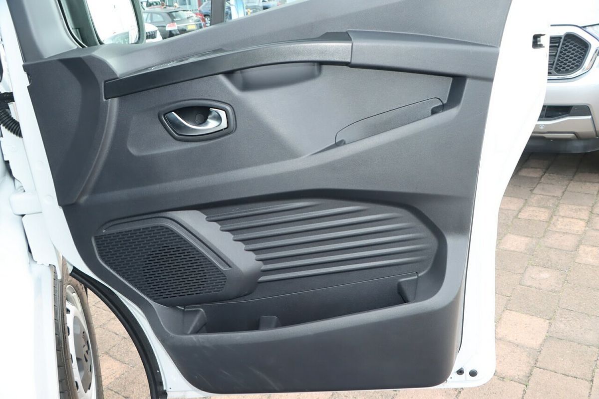 2023 Renault Trafic Premium X82 LWB