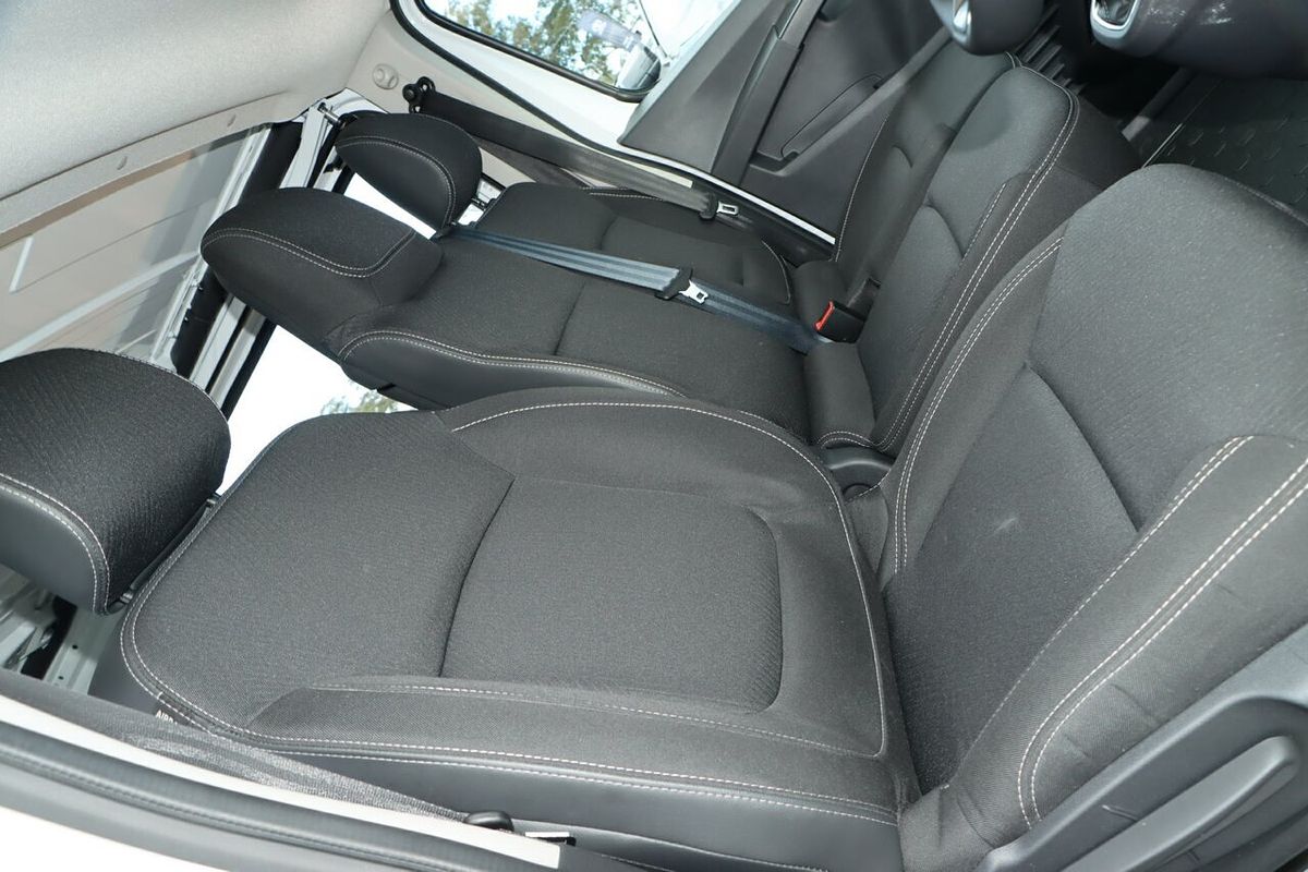 2023 Renault Trafic Premium X82 LWB