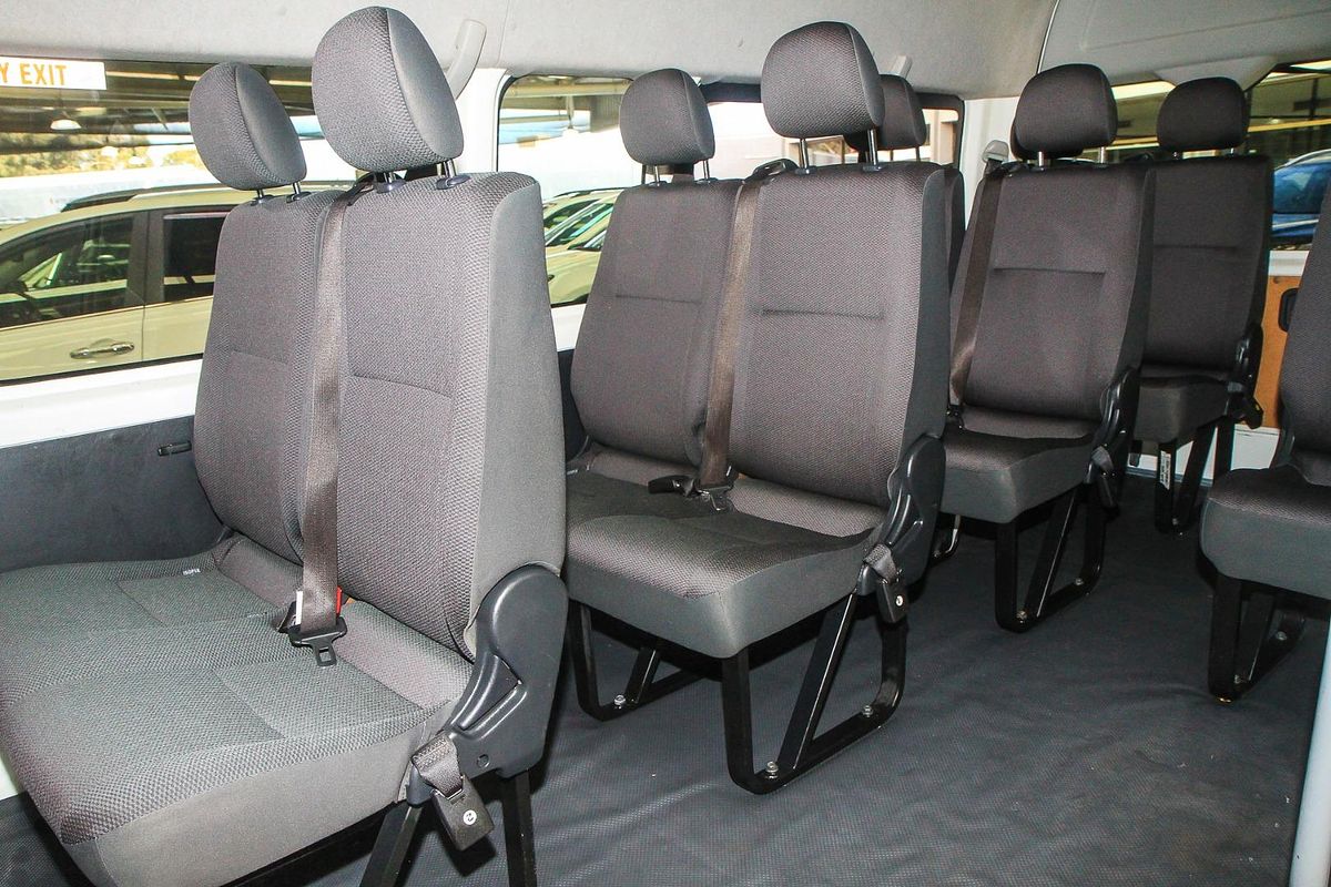 2017 Toyota Hiace Commuter KDH223R