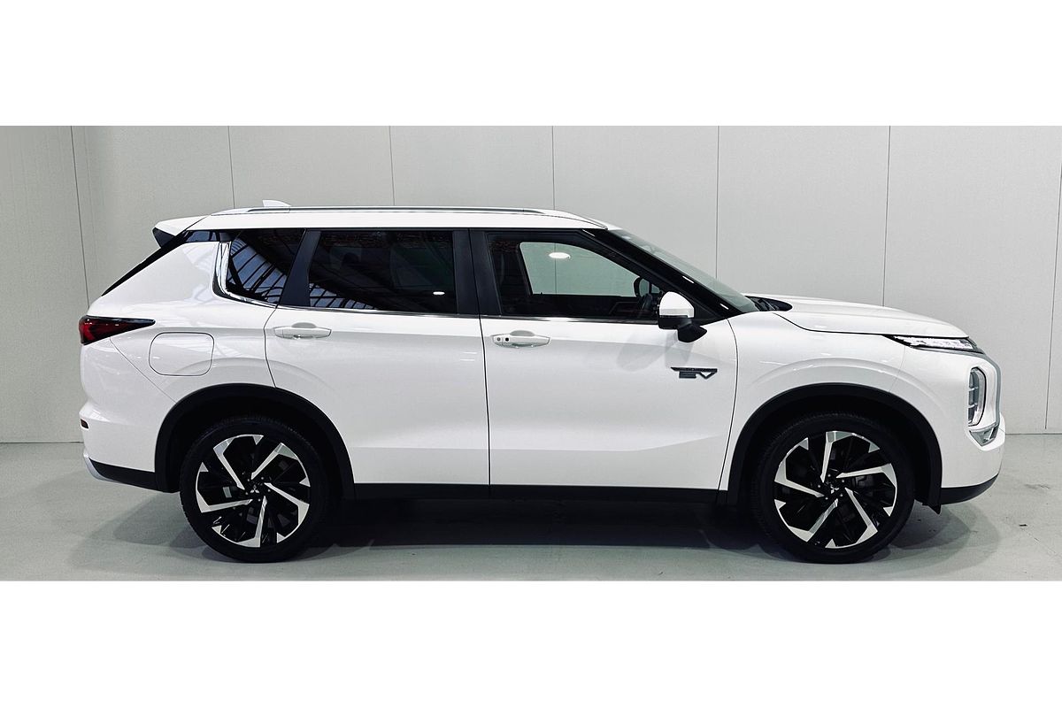 2022 Mitsubishi Outlander PHEV Aspire ZM