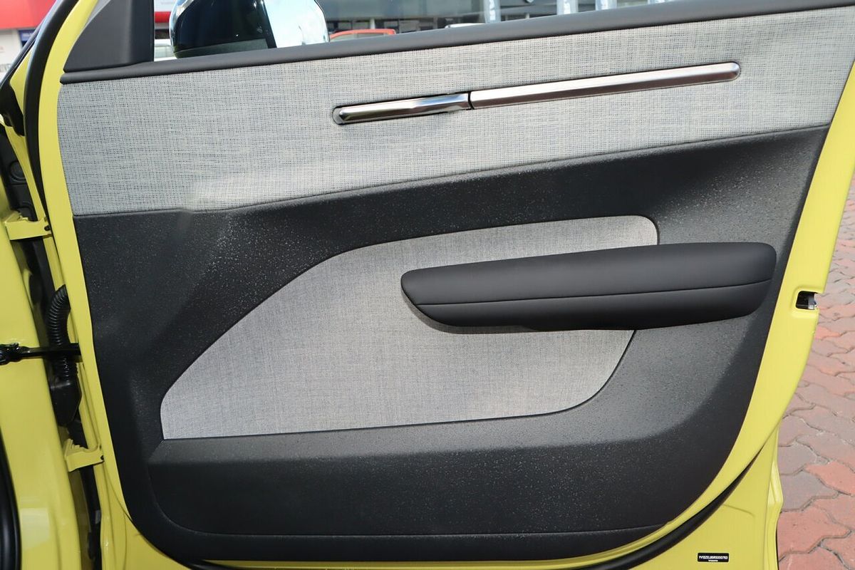 2024 Volvo EX30 Single Motor Extended Range Ultra