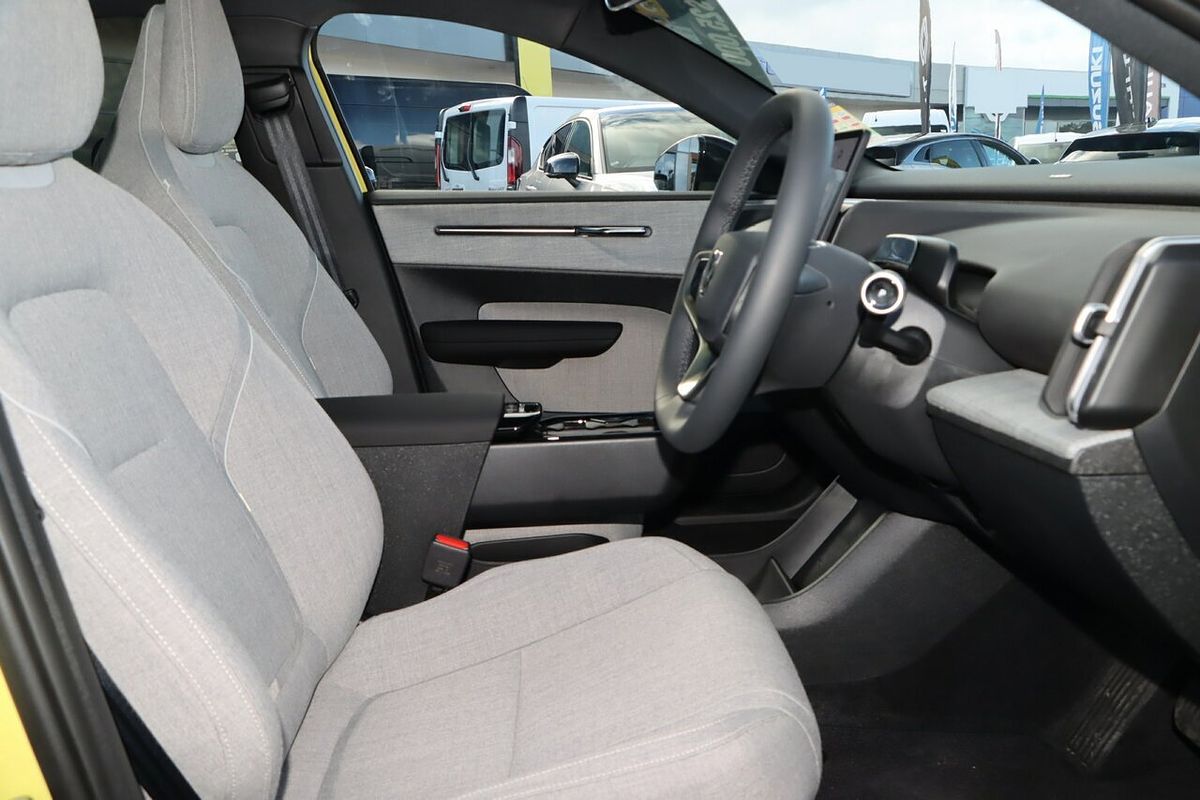 2024 Volvo EX30 Single Motor Extended Range Ultra