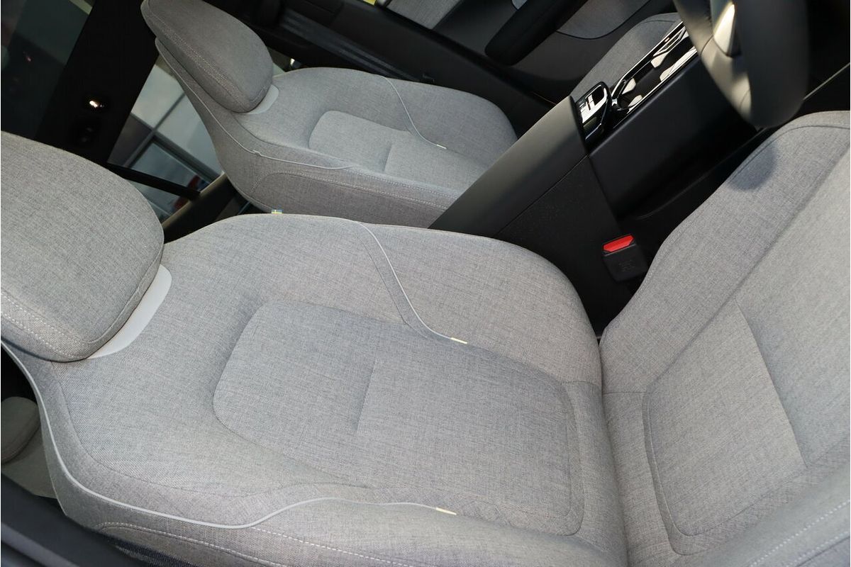 2024 Volvo EX30 Single Motor Extended Range Ultra