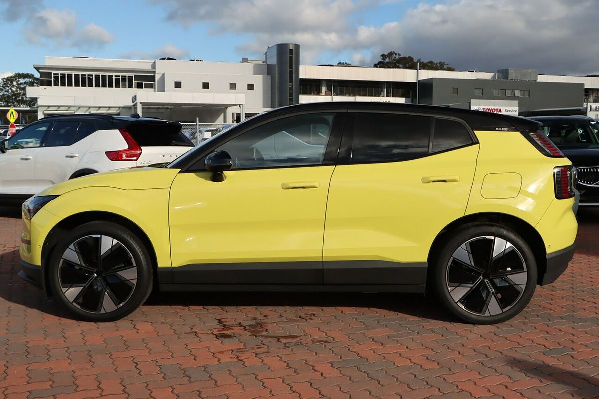 2024 Volvo EX30 Single Motor Extended Range Ultra