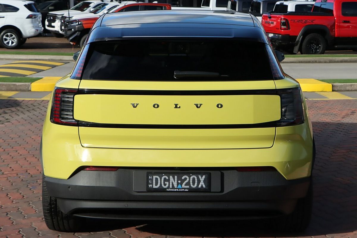 2024 Volvo EX30 Single Motor Extended Range Ultra