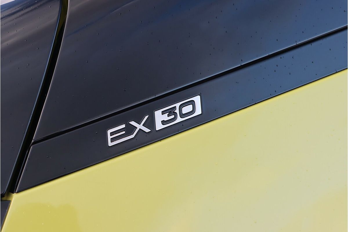 2024 Volvo EX30 Single Motor Extended Range Ultra