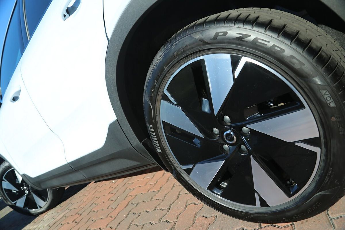 2024 Volvo C40 Recharge