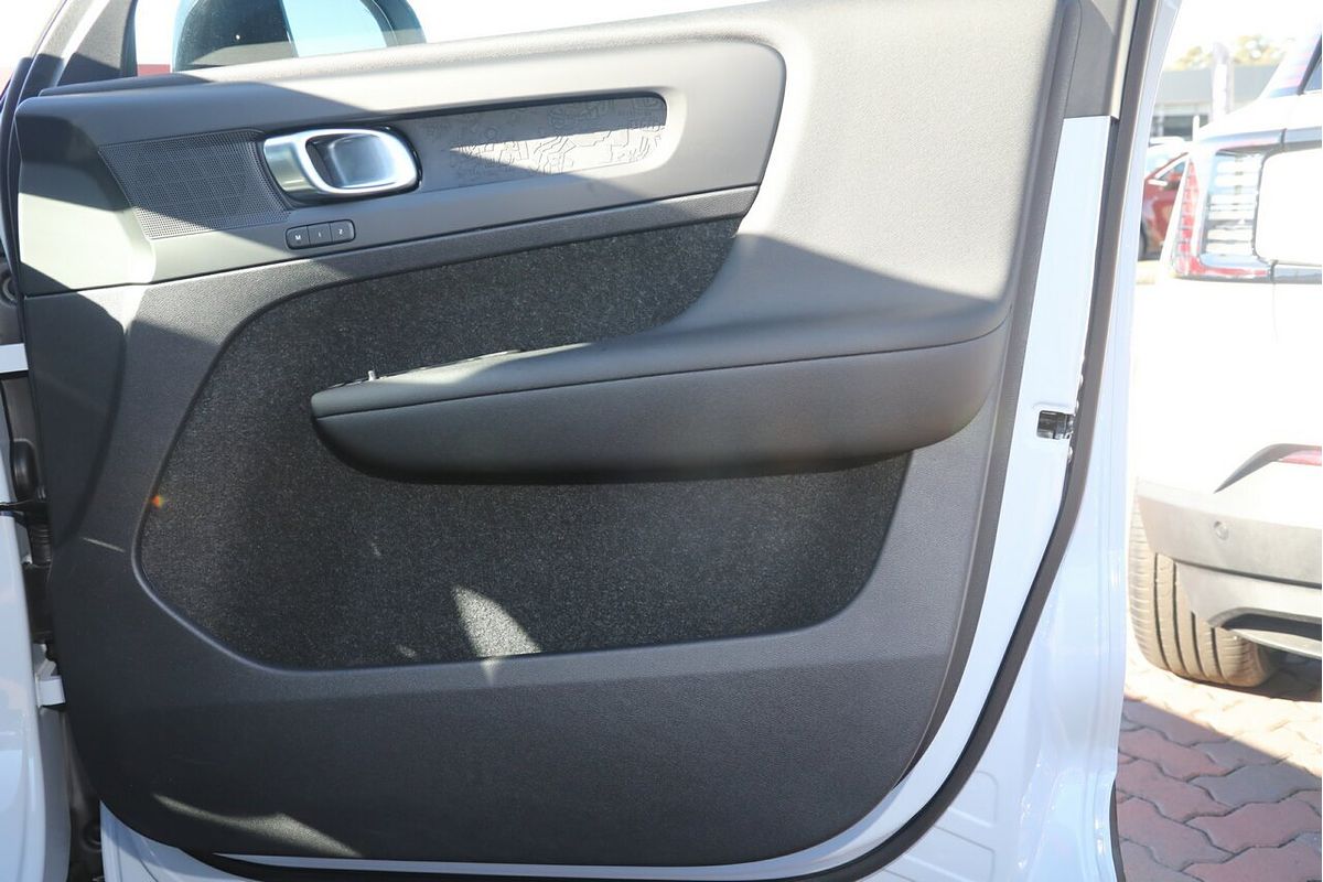 2024 Volvo C40 Recharge