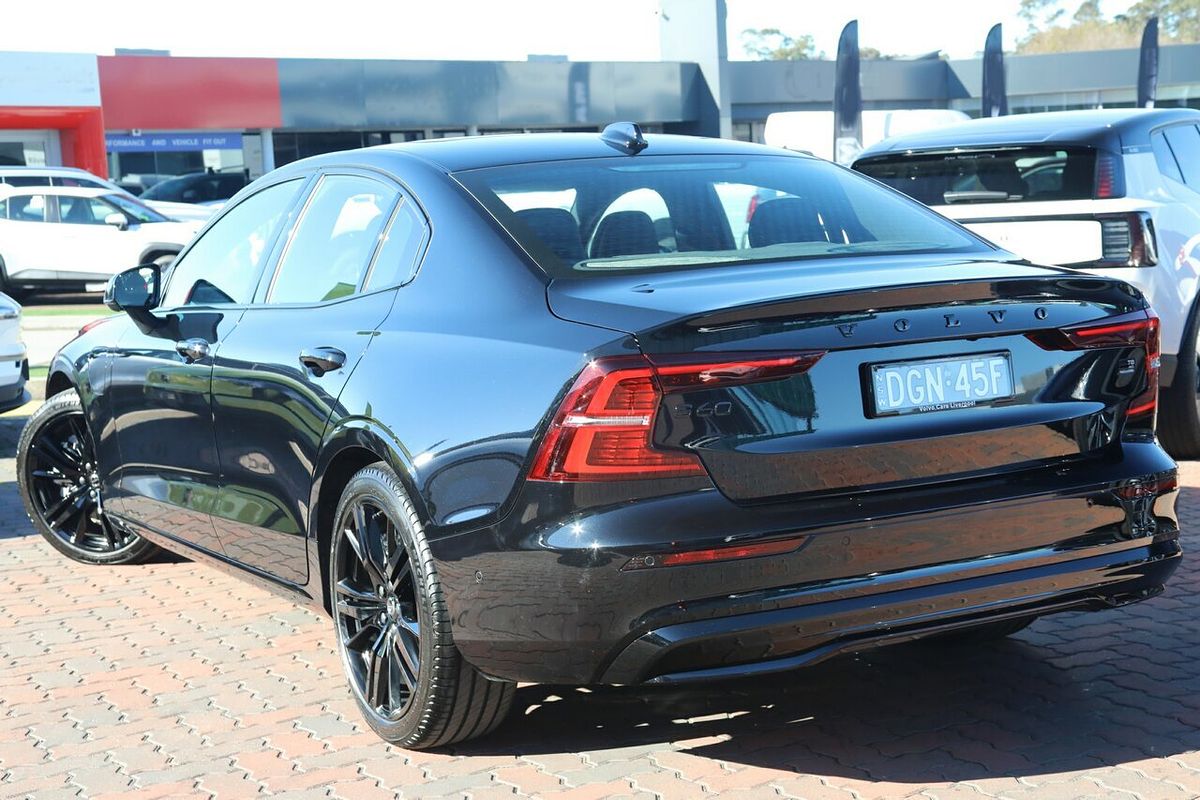 2024 Volvo S60 Recharge T8 Black Edition