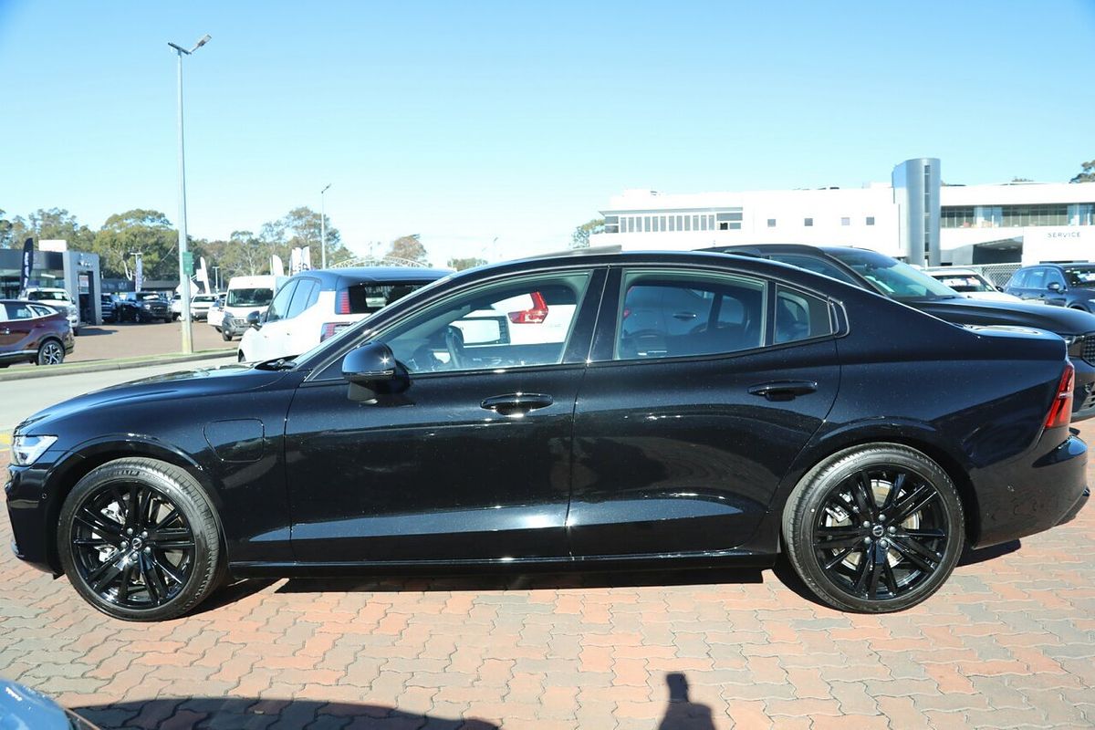 2024 Volvo S60 Recharge T8 Black Edition