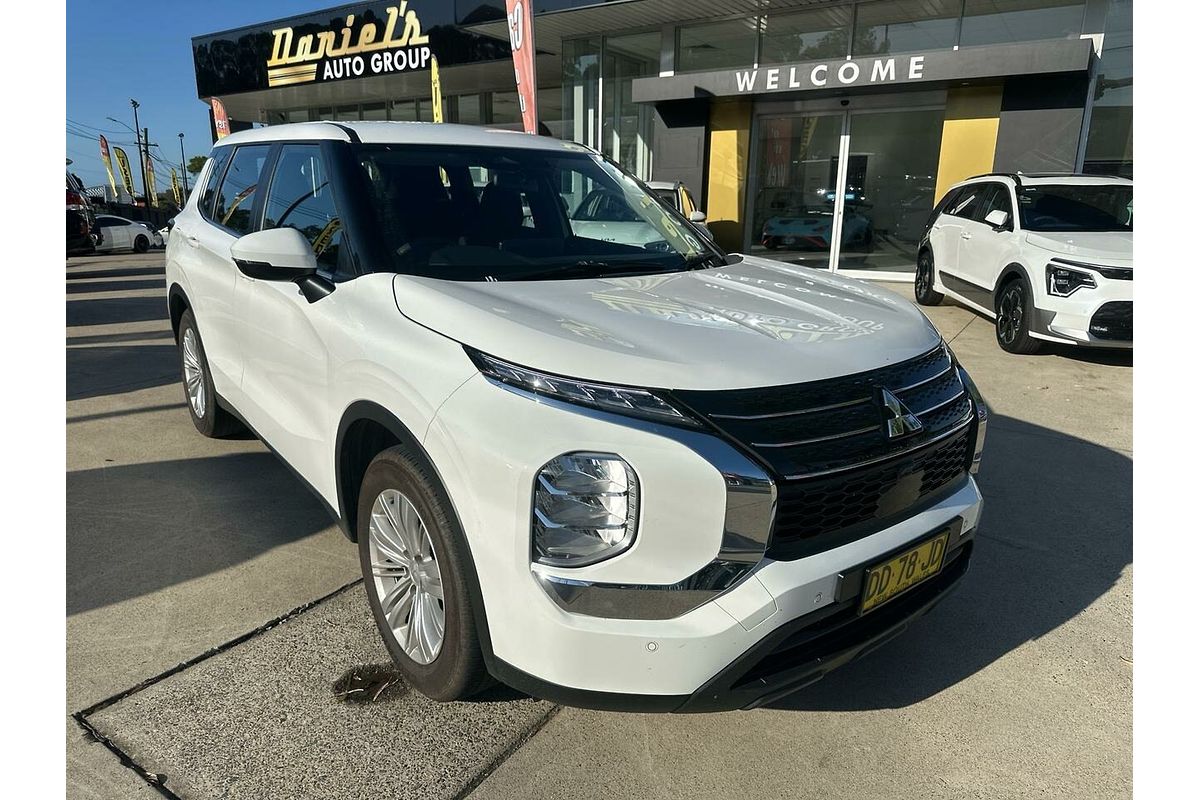2022 Mitsubishi Outlander ES ZM