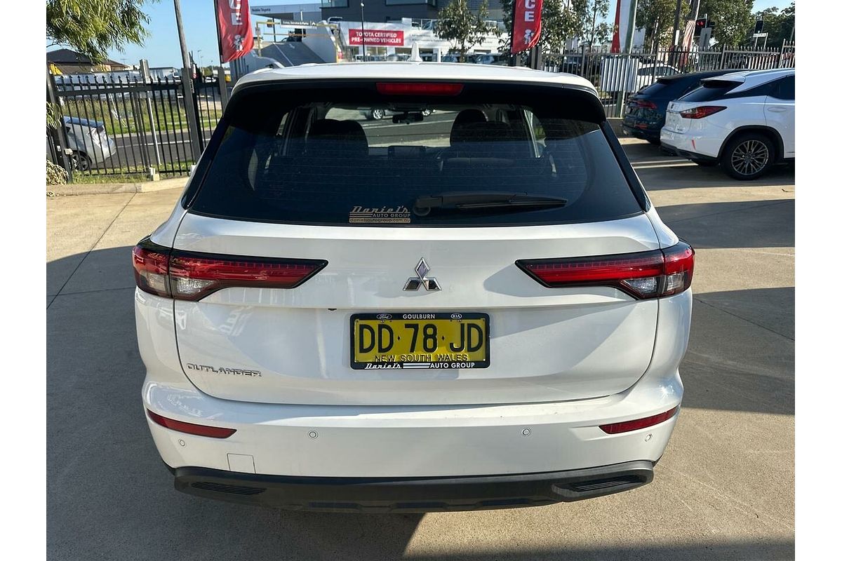 2022 Mitsubishi Outlander ES ZM