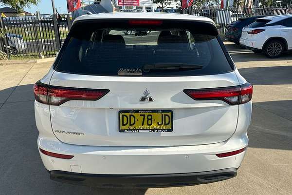 2022 Mitsubishi Outlander ES ZM