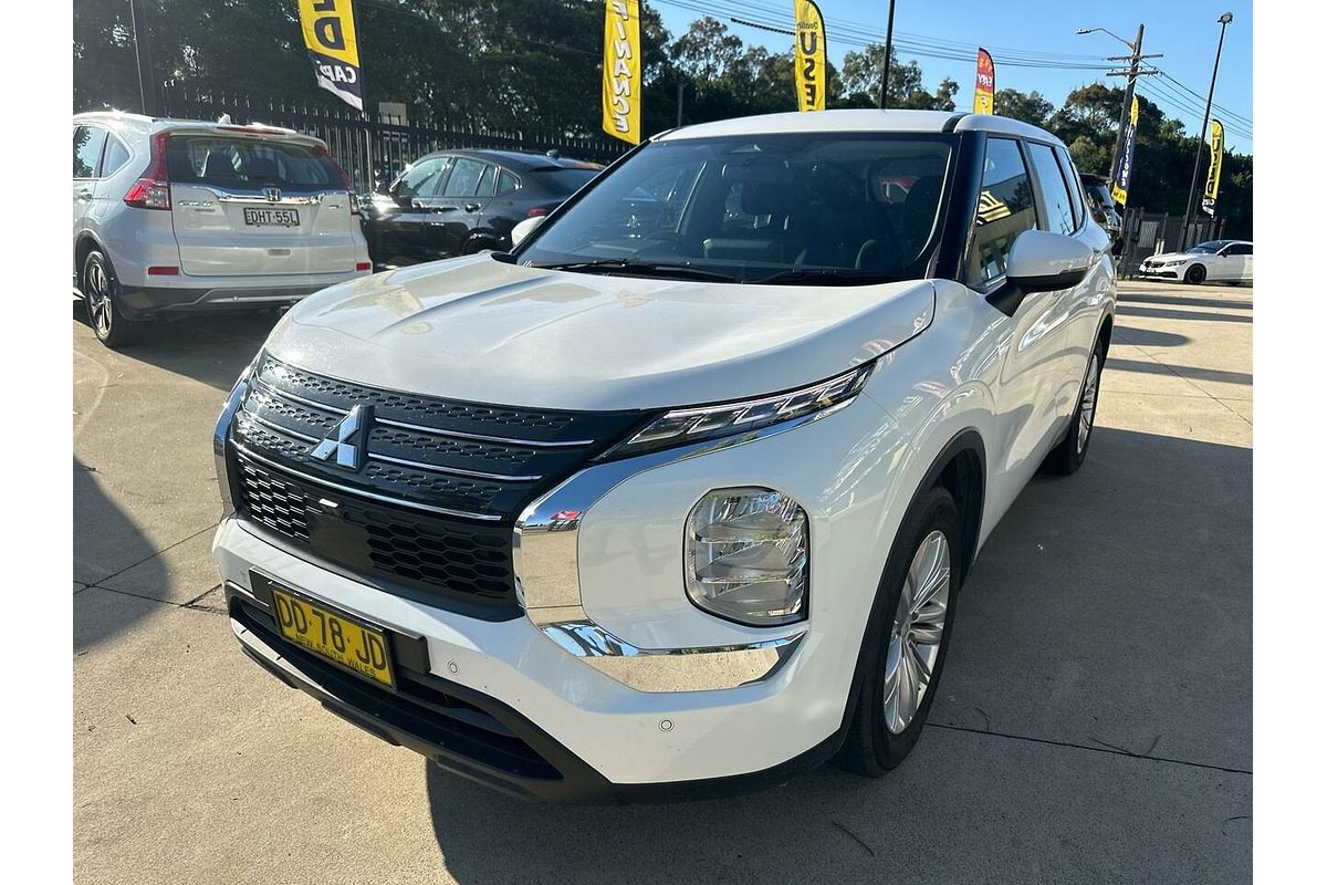 2022 Mitsubishi Outlander ES ZM