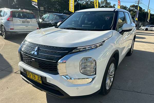 2022 Mitsubishi Outlander ES ZM