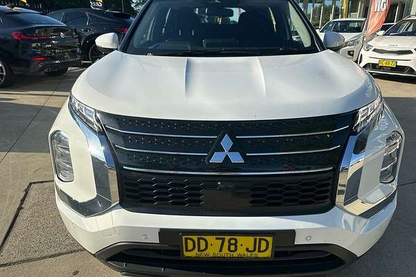 2022 Mitsubishi Outlander ES ZM