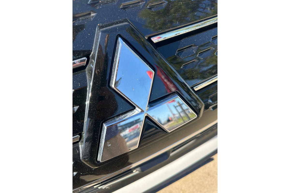 2022 Mitsubishi Outlander ES ZM
