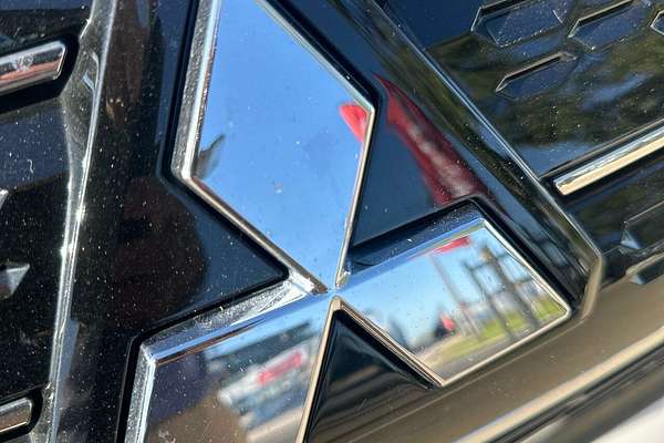 2022 Mitsubishi Outlander ES ZM