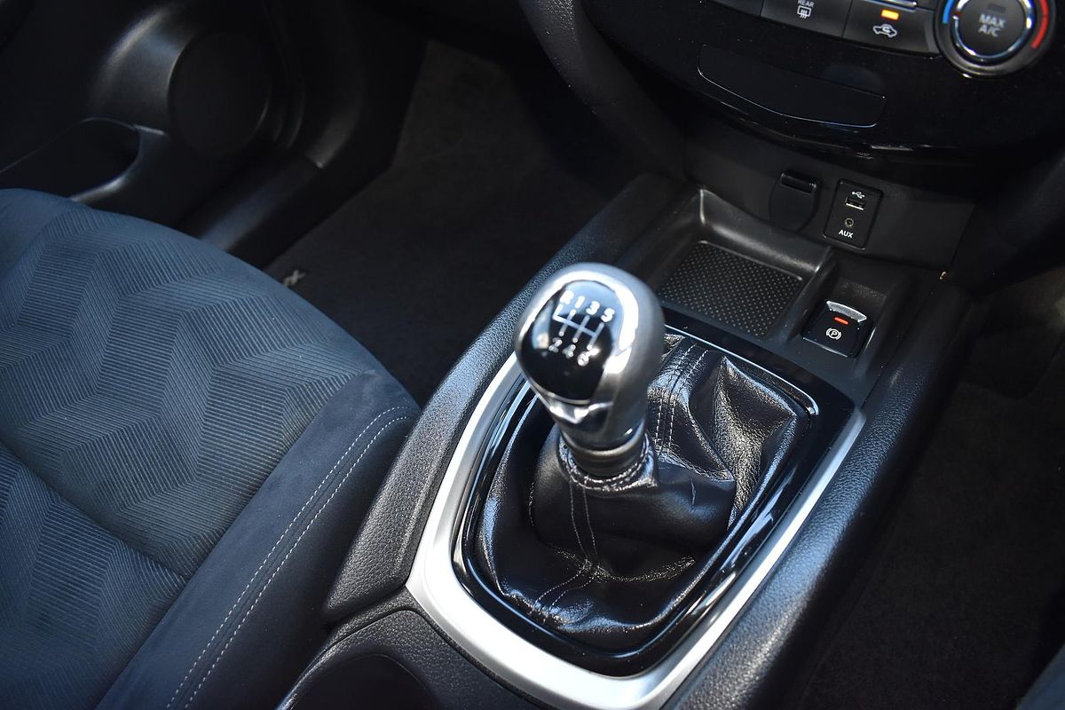 2015 Nissan X-TRAIL ST T32