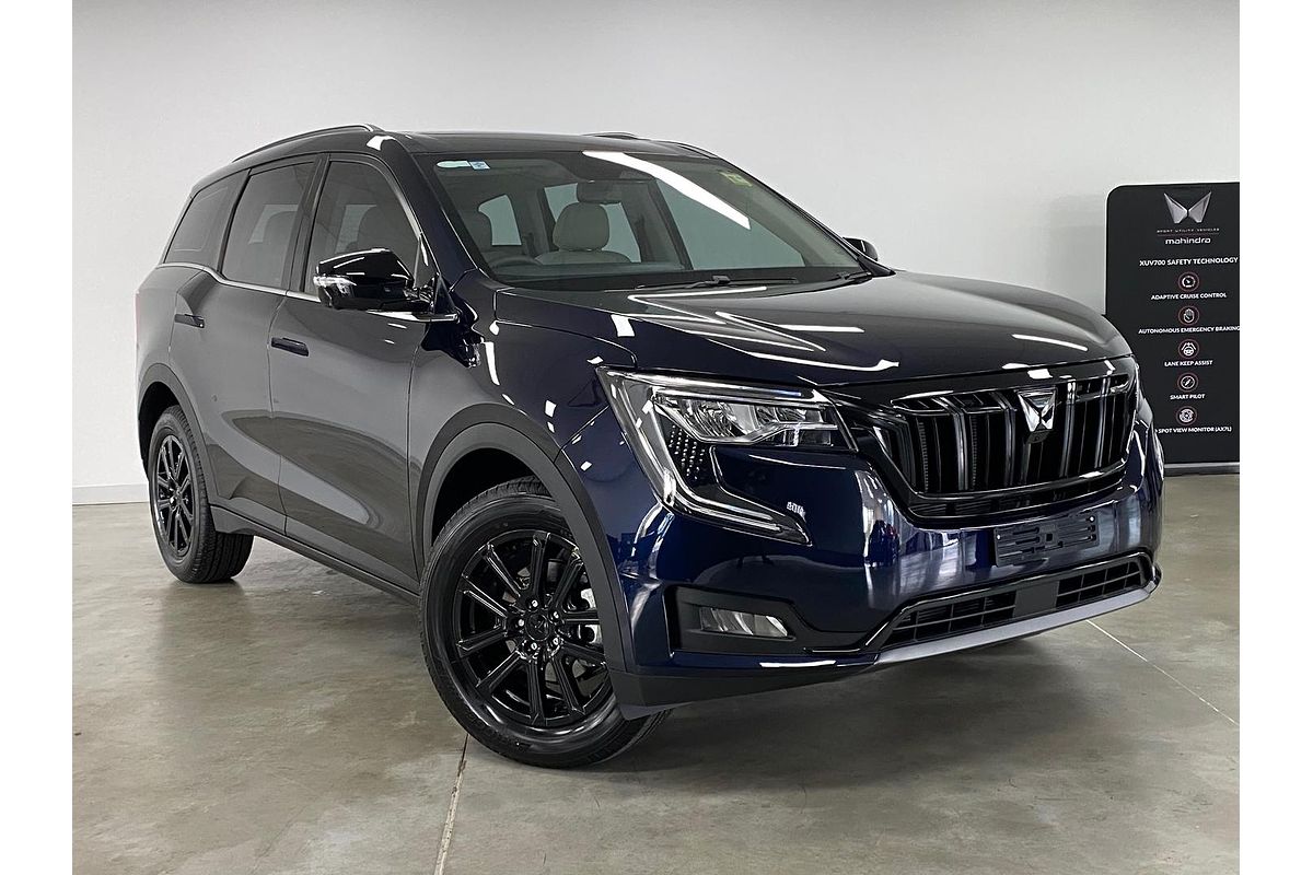 2024 Mahindra XUV700 AX7L