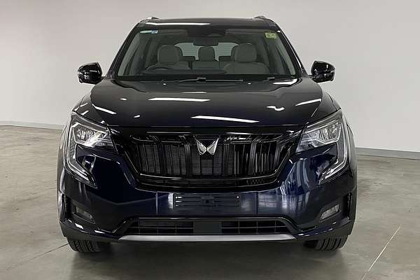 2024 Mahindra XUV700 AX7L