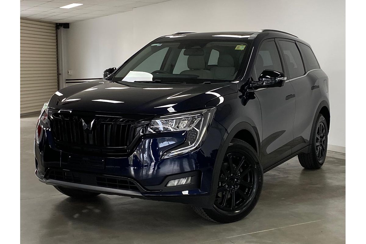 2024 Mahindra XUV700 AX7L