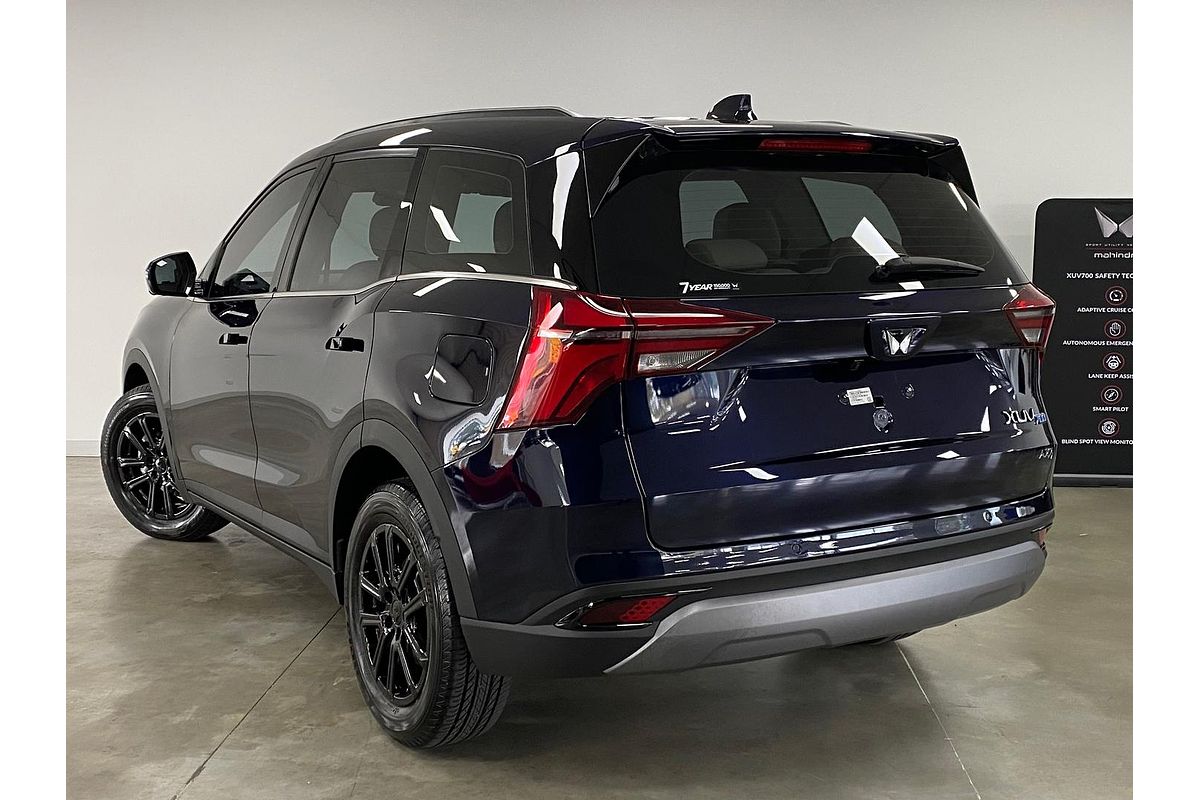 2024 Mahindra XUV700 AX7L