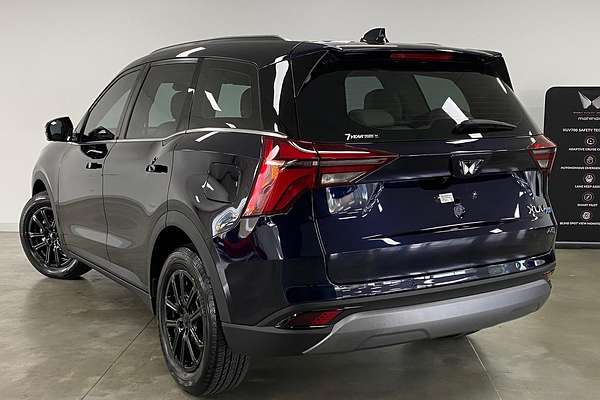 2024 Mahindra XUV700 AX7L