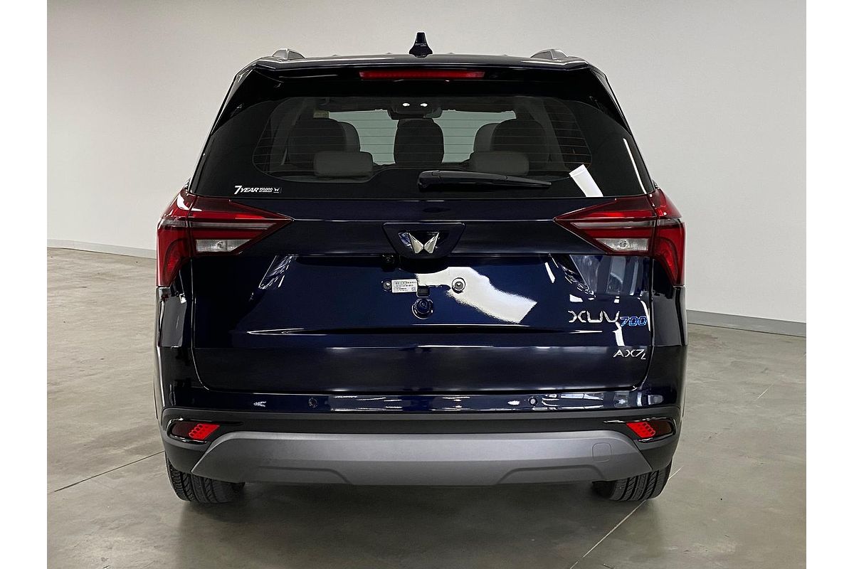 2024 Mahindra XUV700 AX7L